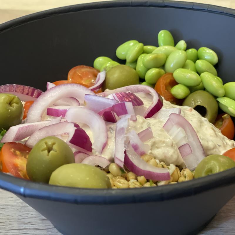 Tonfisksallad med edamame och rödlök